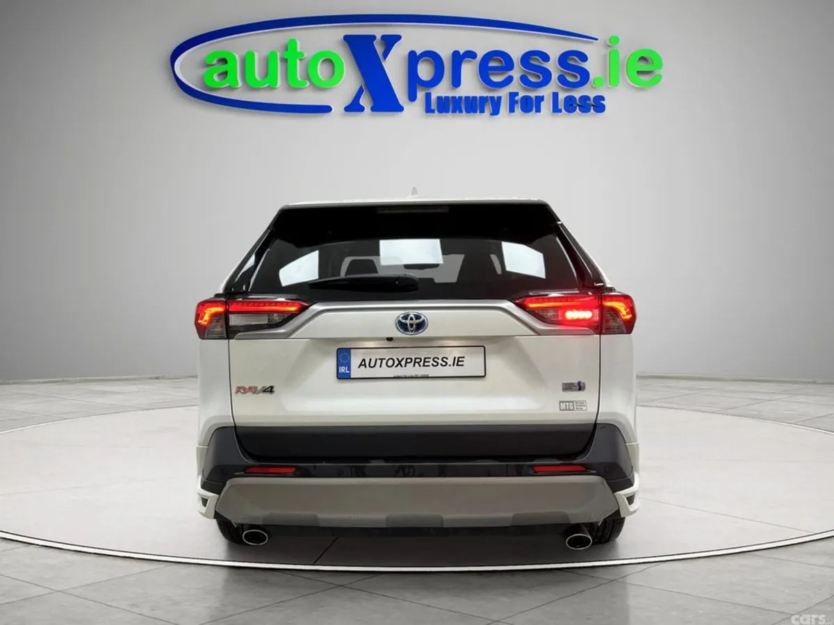 Toyota RAV4 SUV, Petrol Hybrid, 2022, White