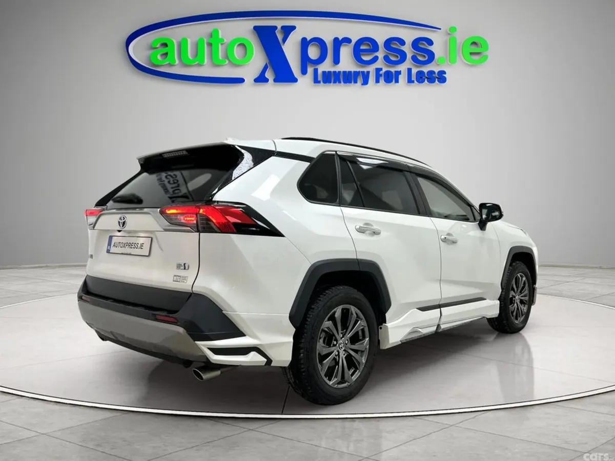 Toyota RAV4 SUV, Petrol Hybrid, 2022, White