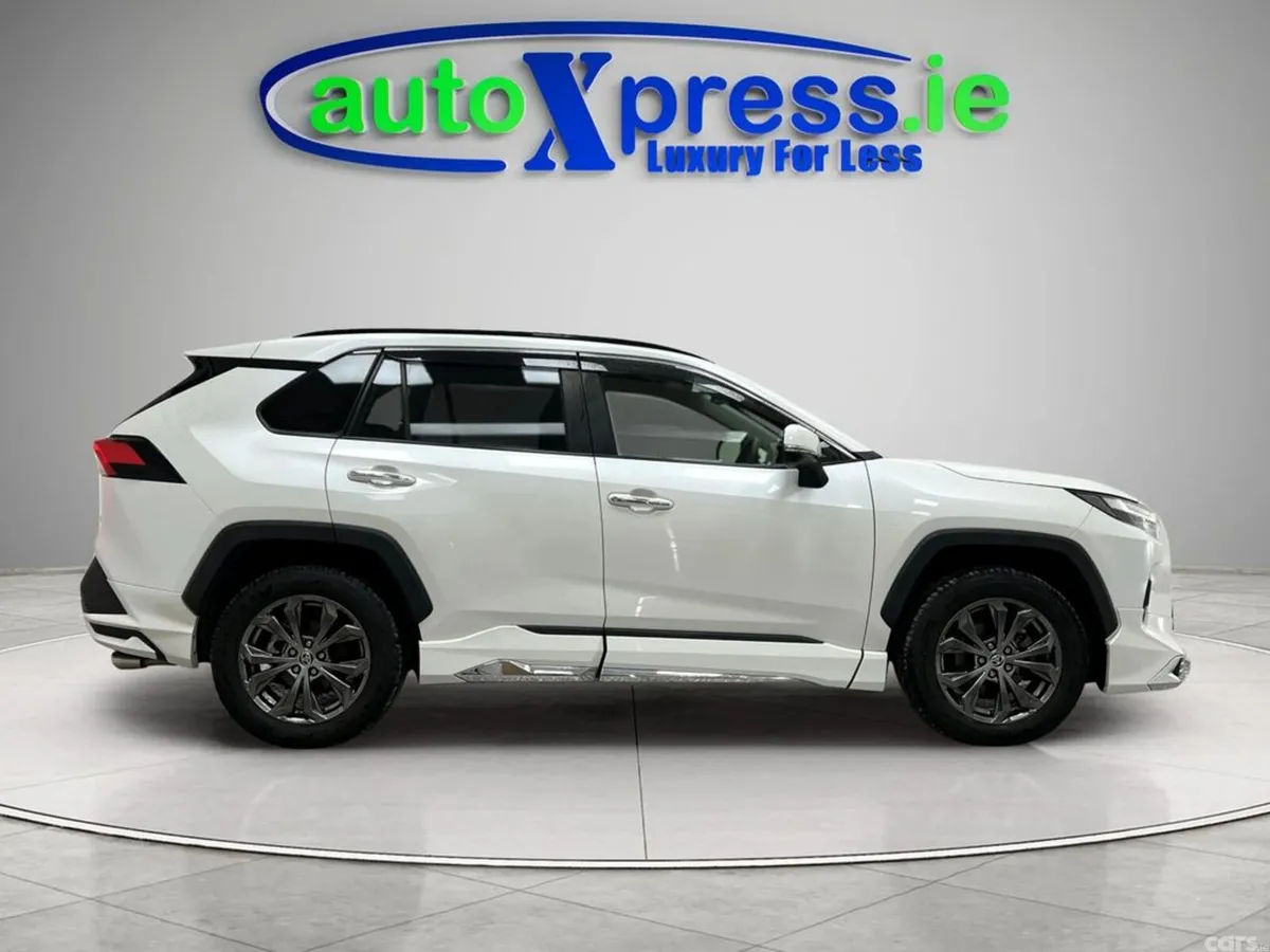 Toyota RAV4 SUV, Petrol Hybrid, 2022, White