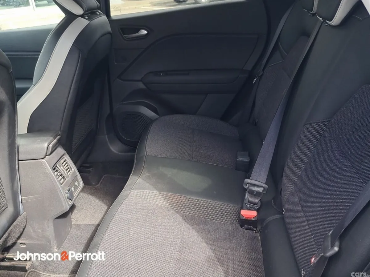 Renault Captur Hatchback, Petrol Hybrid, 2023, Blue