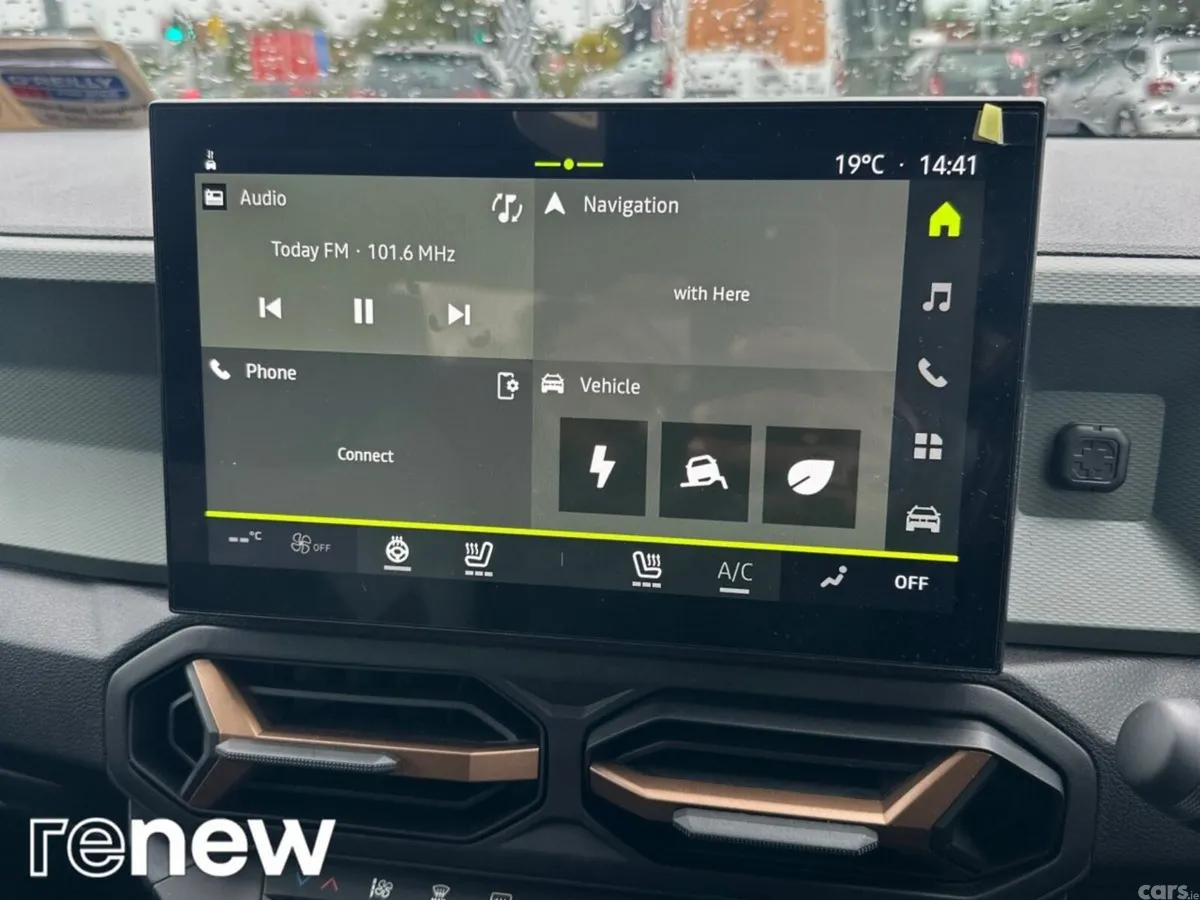 Dacia Duster SUV, Petrol Hybrid, 2026, Black