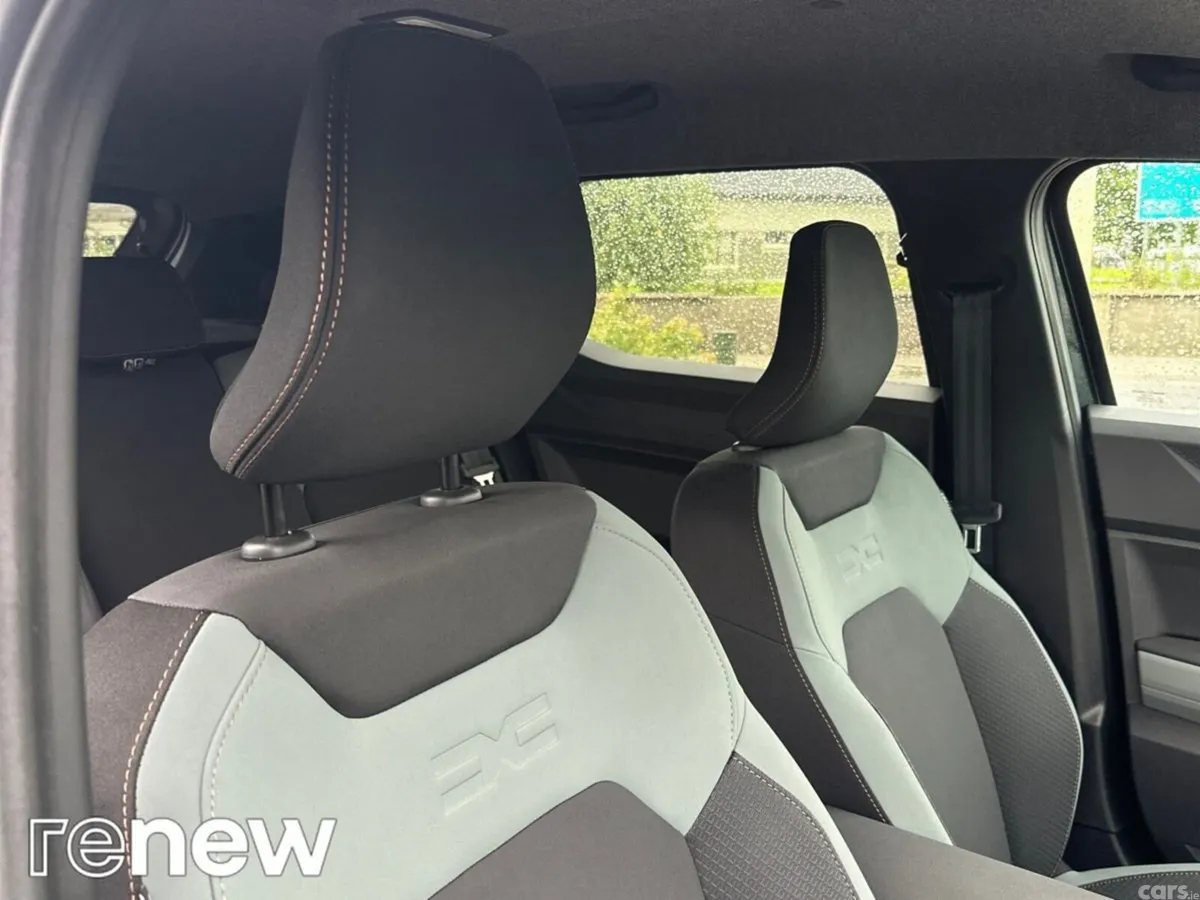 Dacia Duster SUV, Petrol Hybrid, 2026, Black