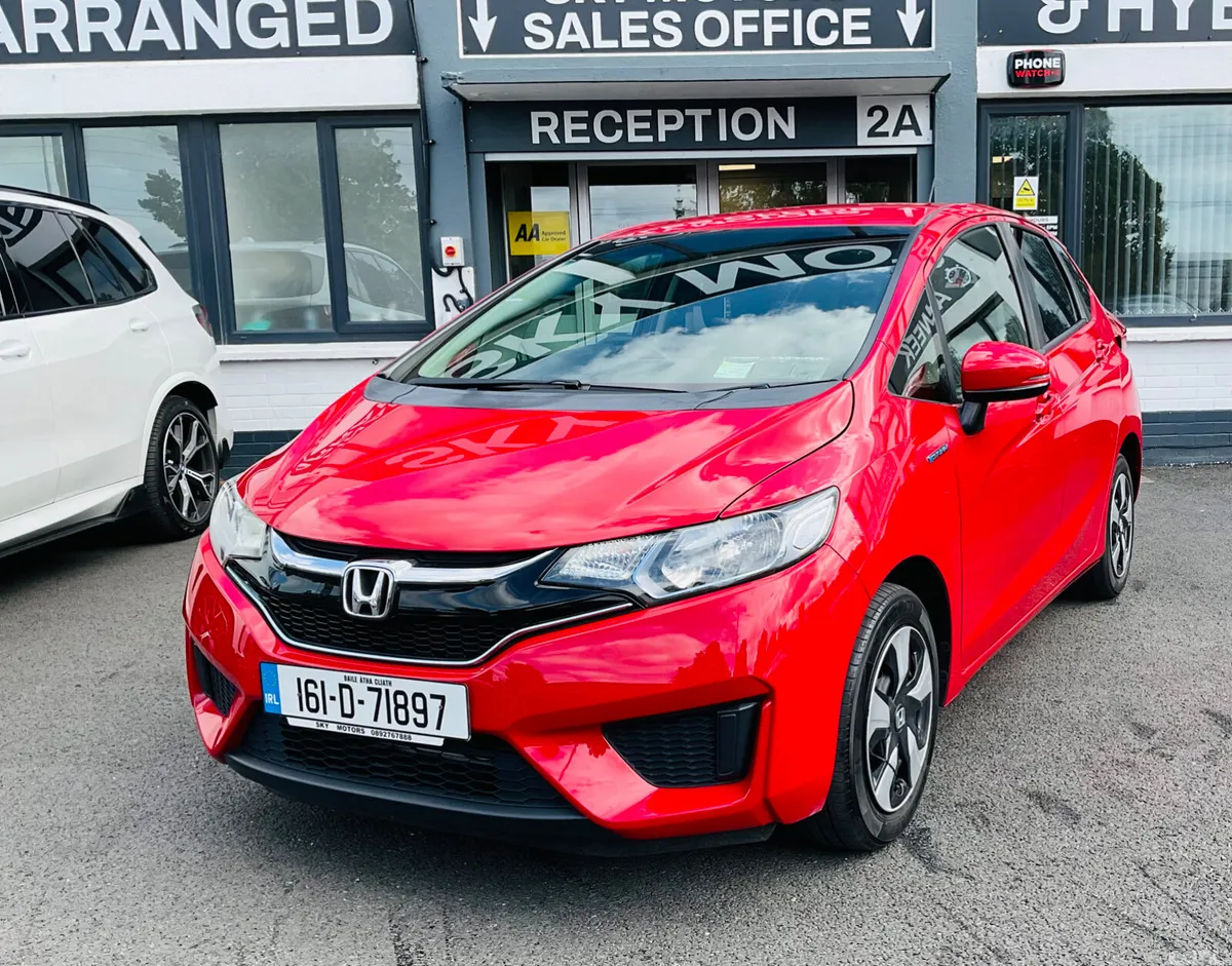 Honda Jazz Hatchback, Petrol Hybrid, 2016, Red