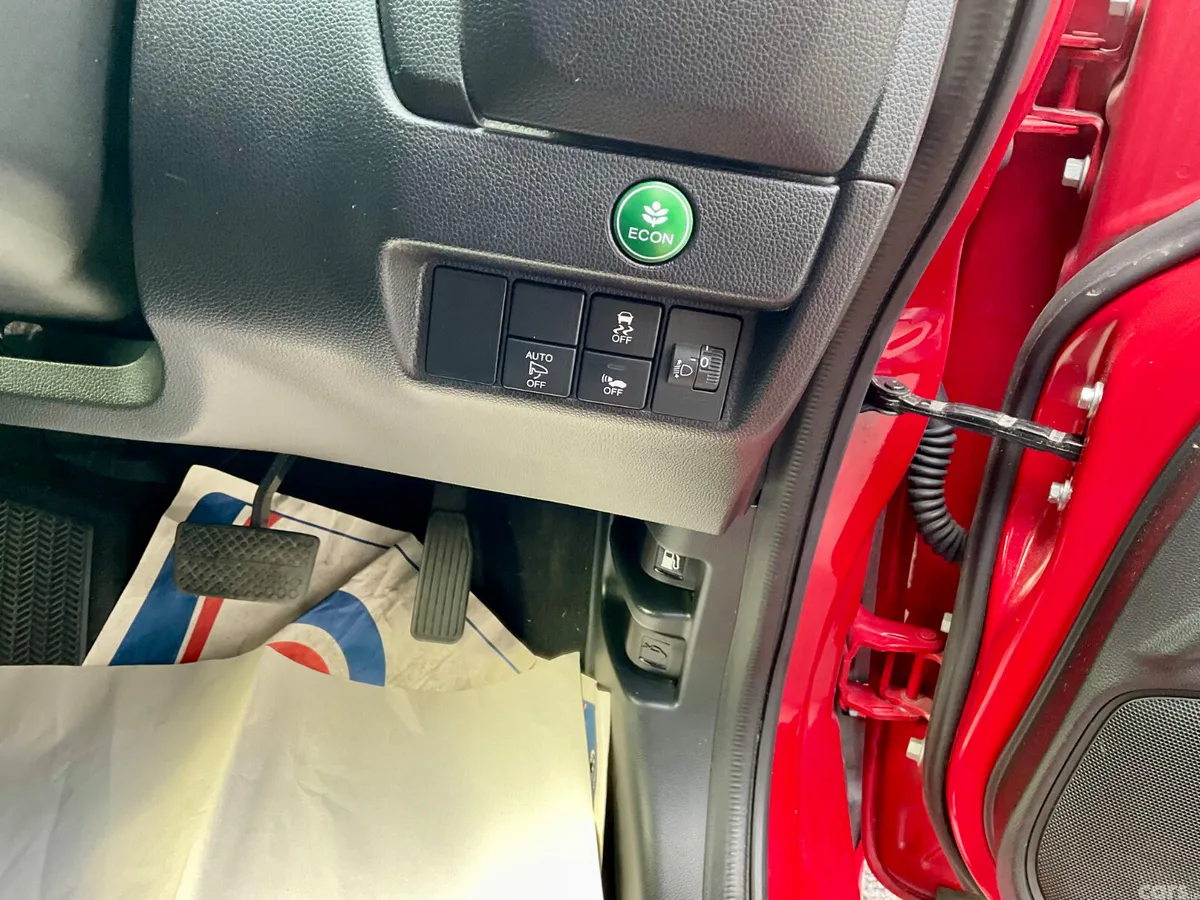 Honda Jazz Hatchback, Petrol Hybrid, 2016, Red
