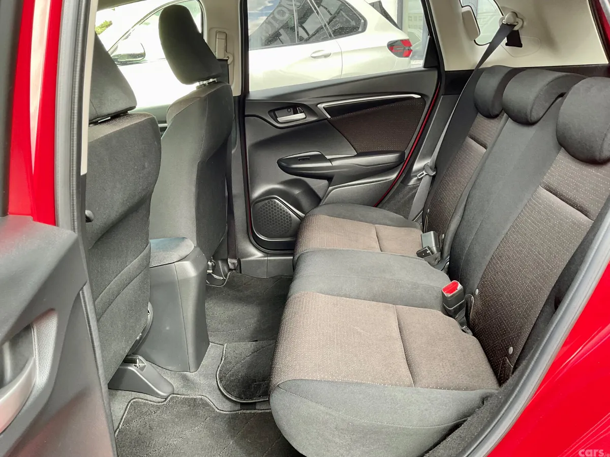 Honda Jazz Hatchback, Petrol Hybrid, 2016, Red