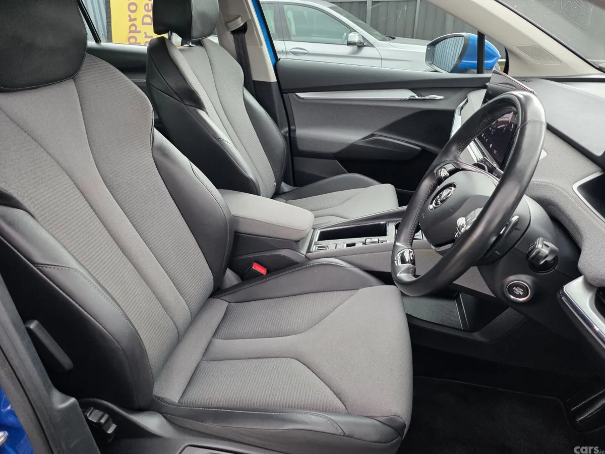 Skoda Enyaq Estate/Jeep, Electric, 2022, Blue