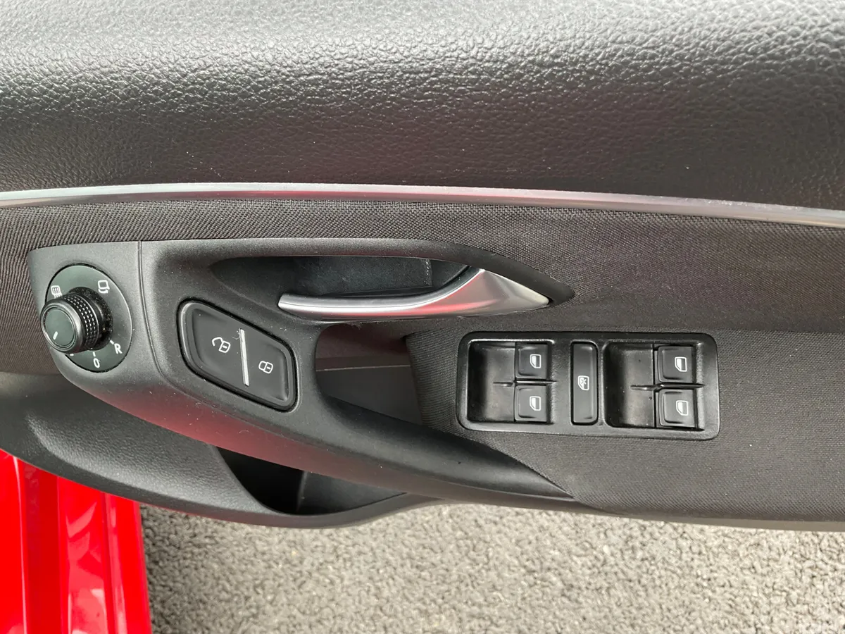 Volkswagen Polo Hatchback, Petrol, 2016, Red