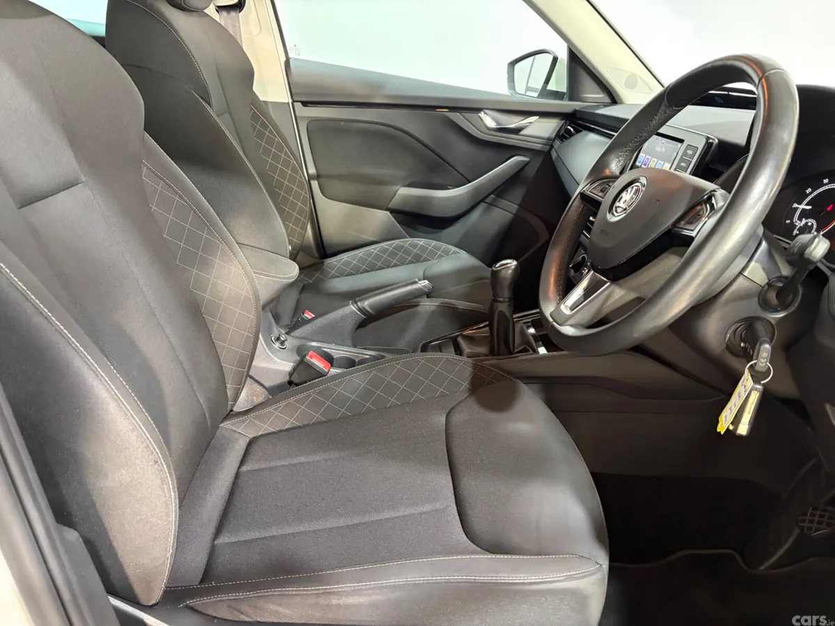 Skoda Kamiq Hatchback, Petrol, 2020, White