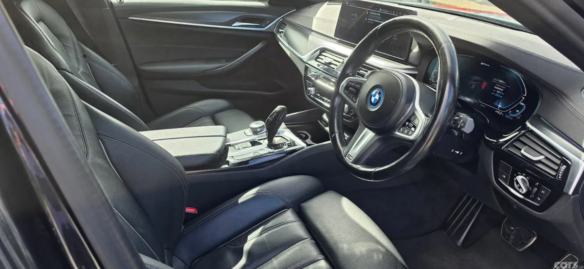 BMW 5-Series Estate, Petrol Hybrid, 2022, Grey