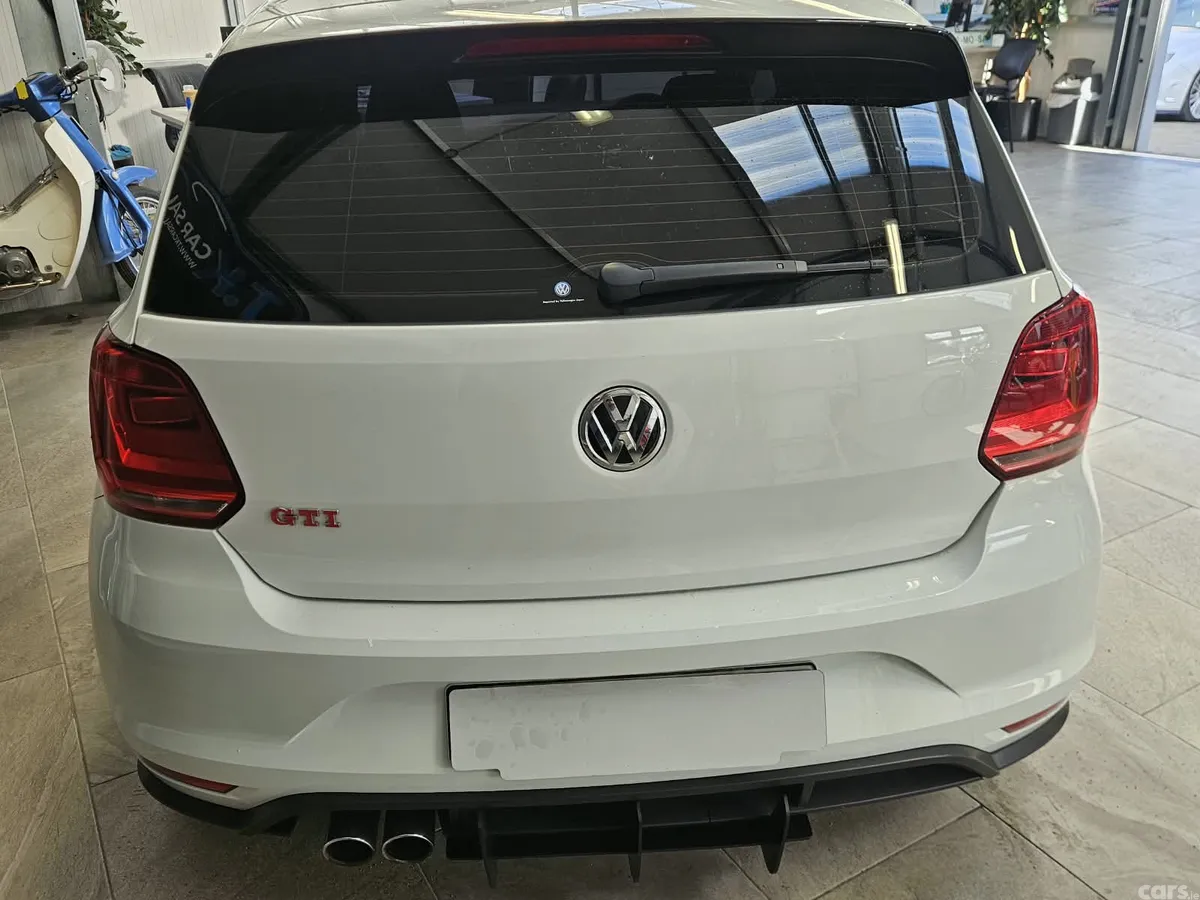 Volkswagen Polo Hatchback, Petrol, 2015, White