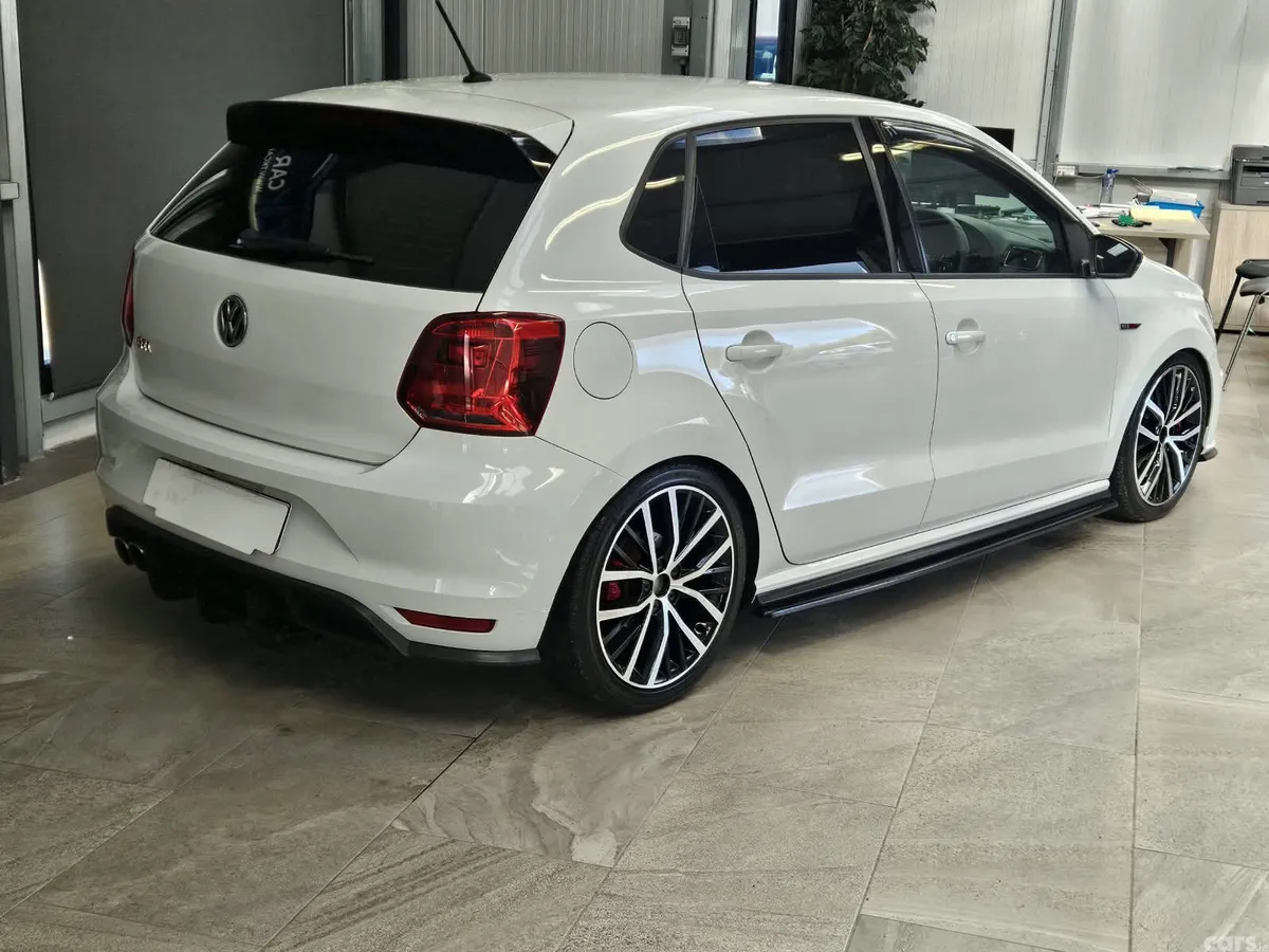 Volkswagen Polo Hatchback, Petrol, 2015, White