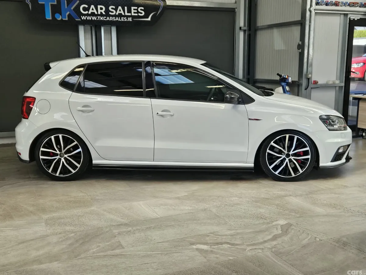 Volkswagen Polo Hatchback, Petrol, 2015, White