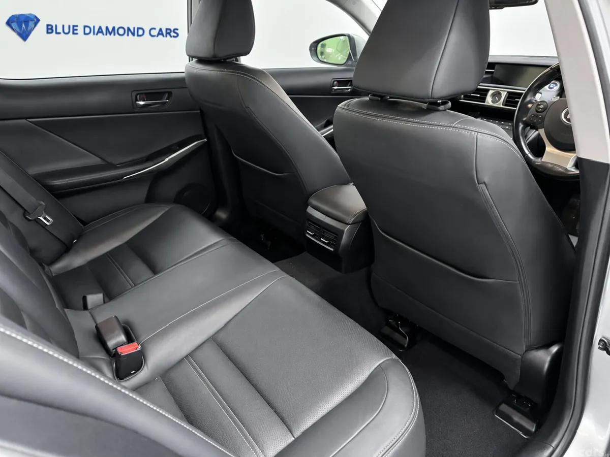 Lexus IS Saloon, Petrol Hybrid, 2015, Silver