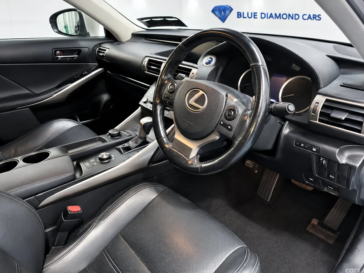 Lexus IS Saloon, Petrol Hybrid, 2015, Silver