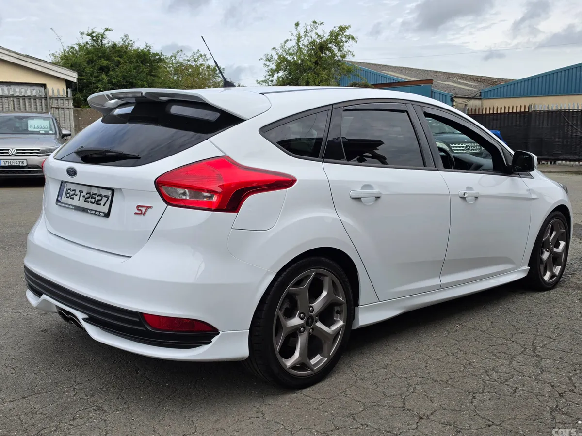 Ford Focus Hatchback, Diesel, 2016, White