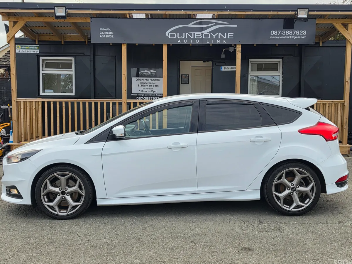 Ford Focus Hatchback, Diesel, 2016, White