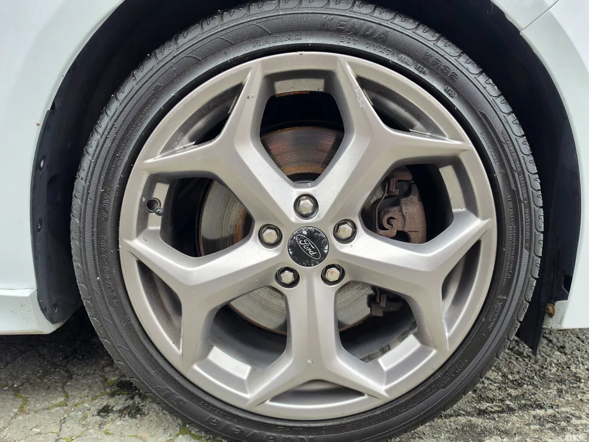 Ford Focus Hatchback, Diesel, 2016, White