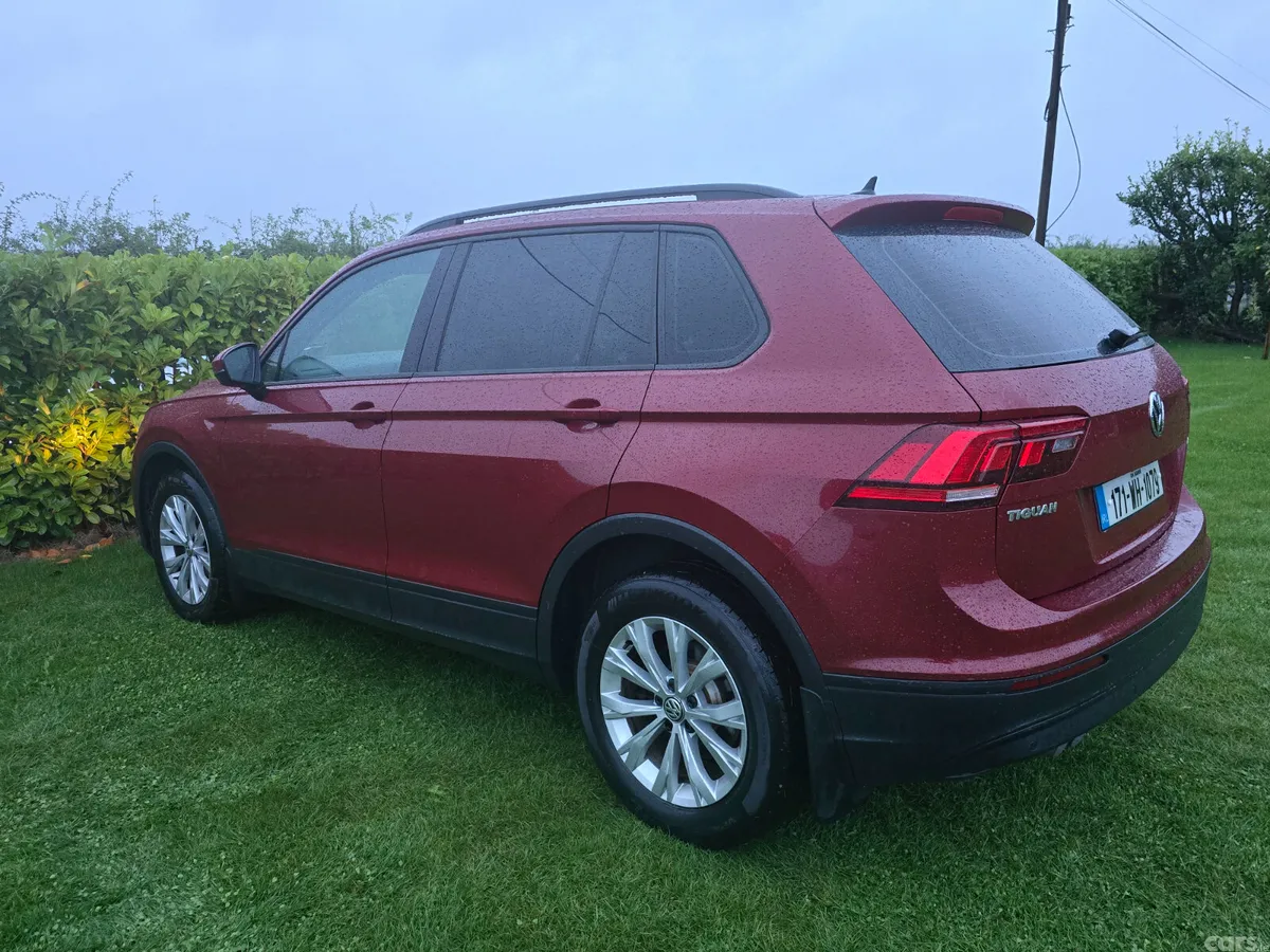 Volkswagen Tiguan SUV, Diesel, 2017, Red