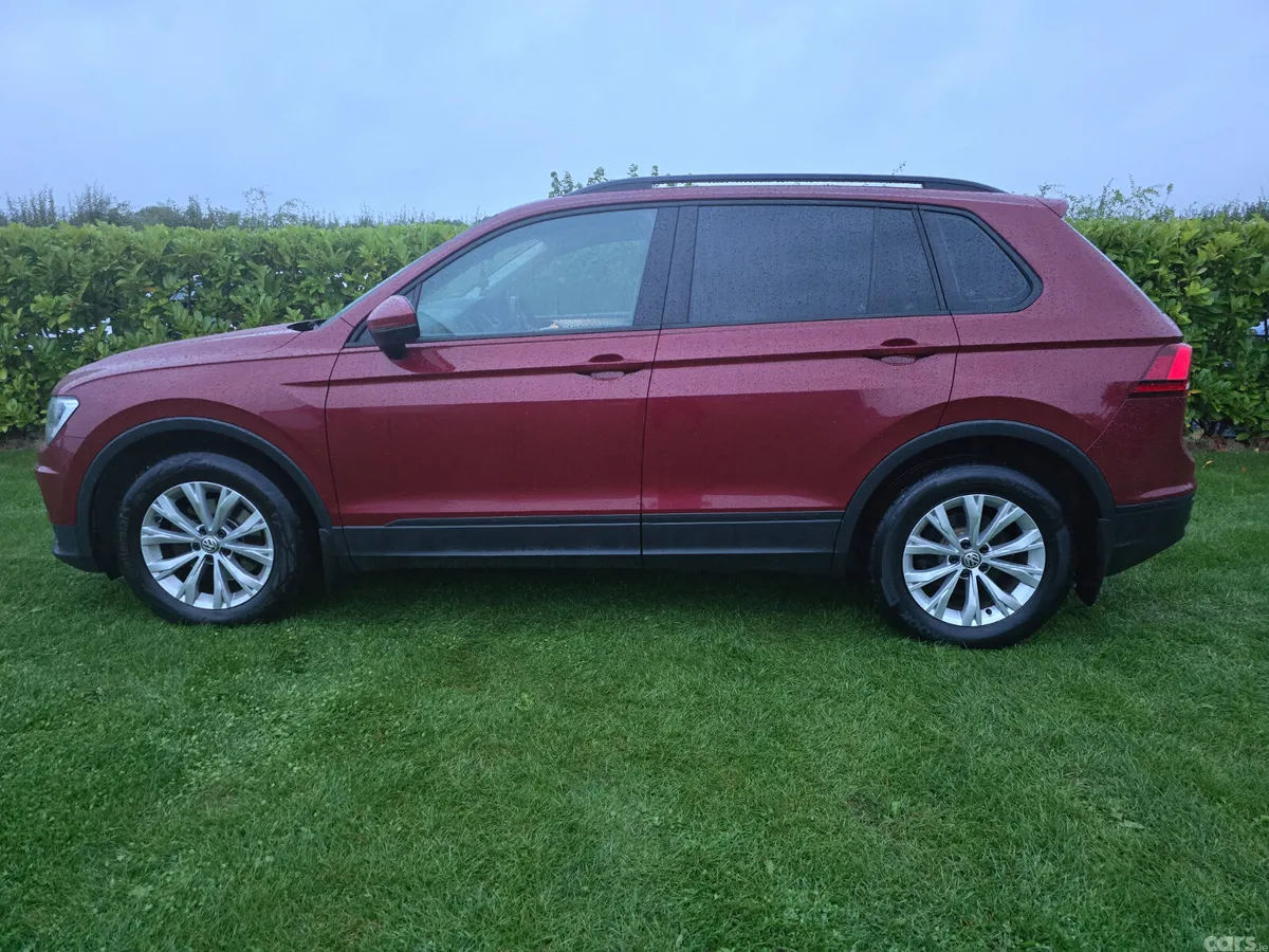 Volkswagen Tiguan SUV, Diesel, 2017, Red