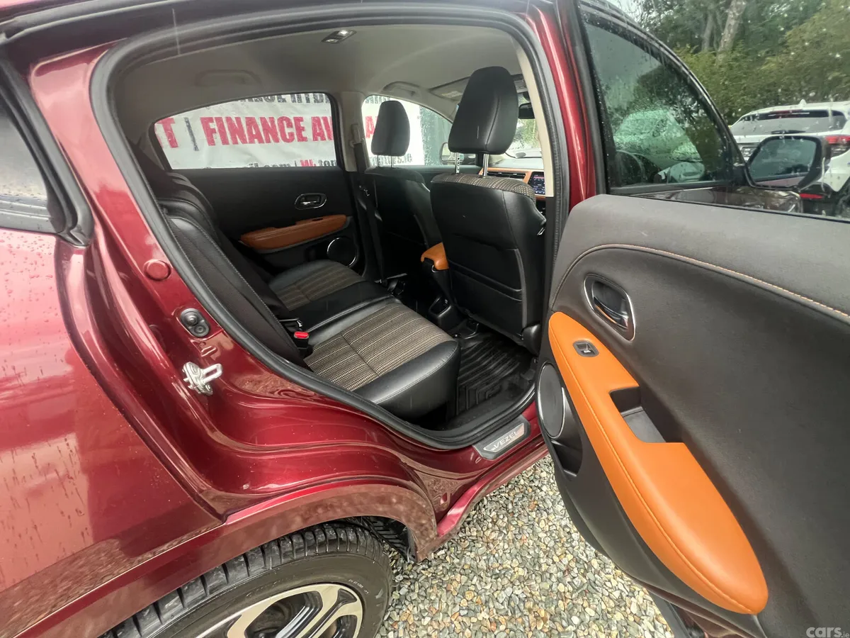 Honda Vezel MPV, Petrol Hybrid, 2015, Red