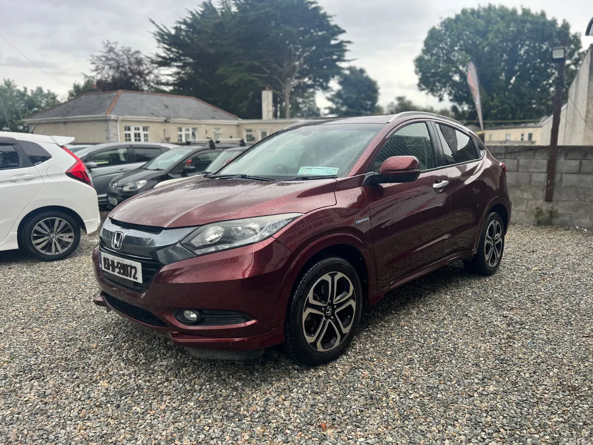 Honda Vezel MPV, Petrol Hybrid, 2015, Red