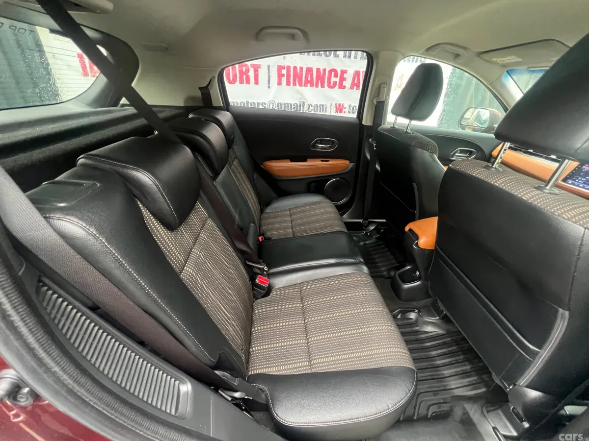 Honda Vezel MPV, Petrol Hybrid, 2015, Red
