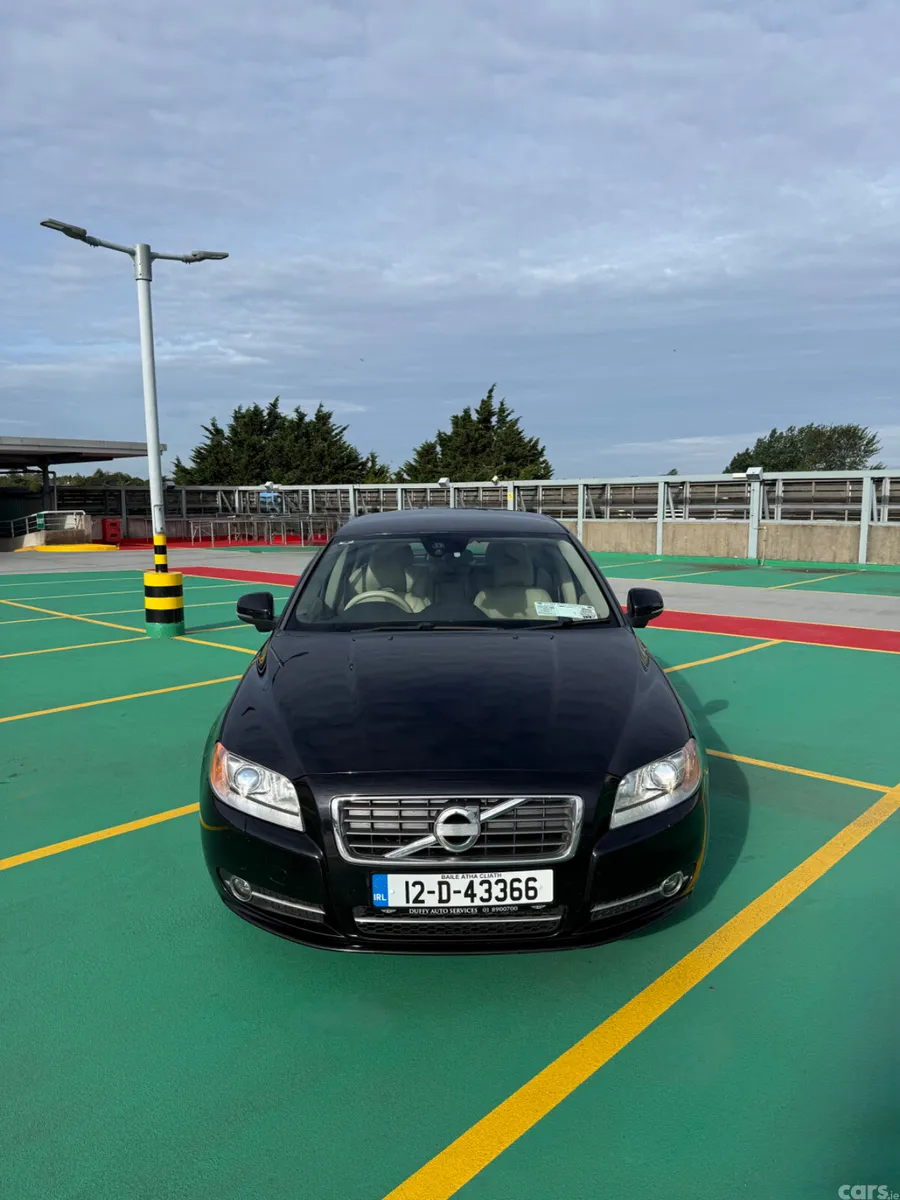 Volvo 80 Series Saloon, Diesel, 2012, Black