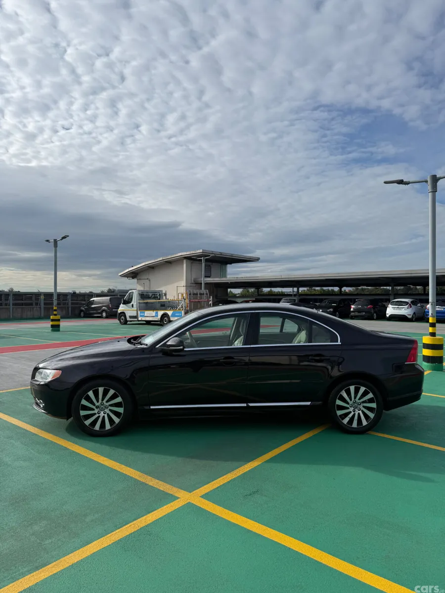 Volvo 80 Series Saloon, Diesel, 2012, Black