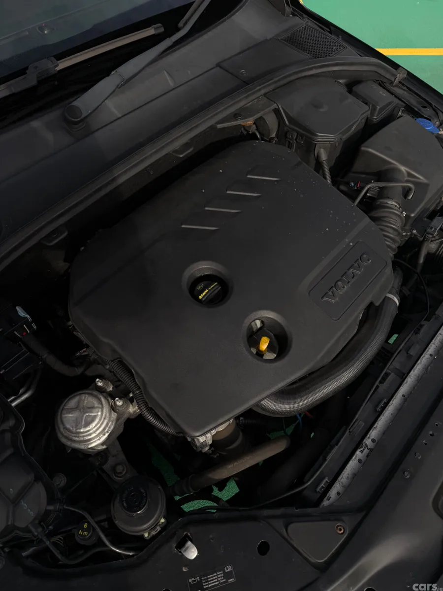 Volvo 80 Series Saloon, Diesel, 2012, Black