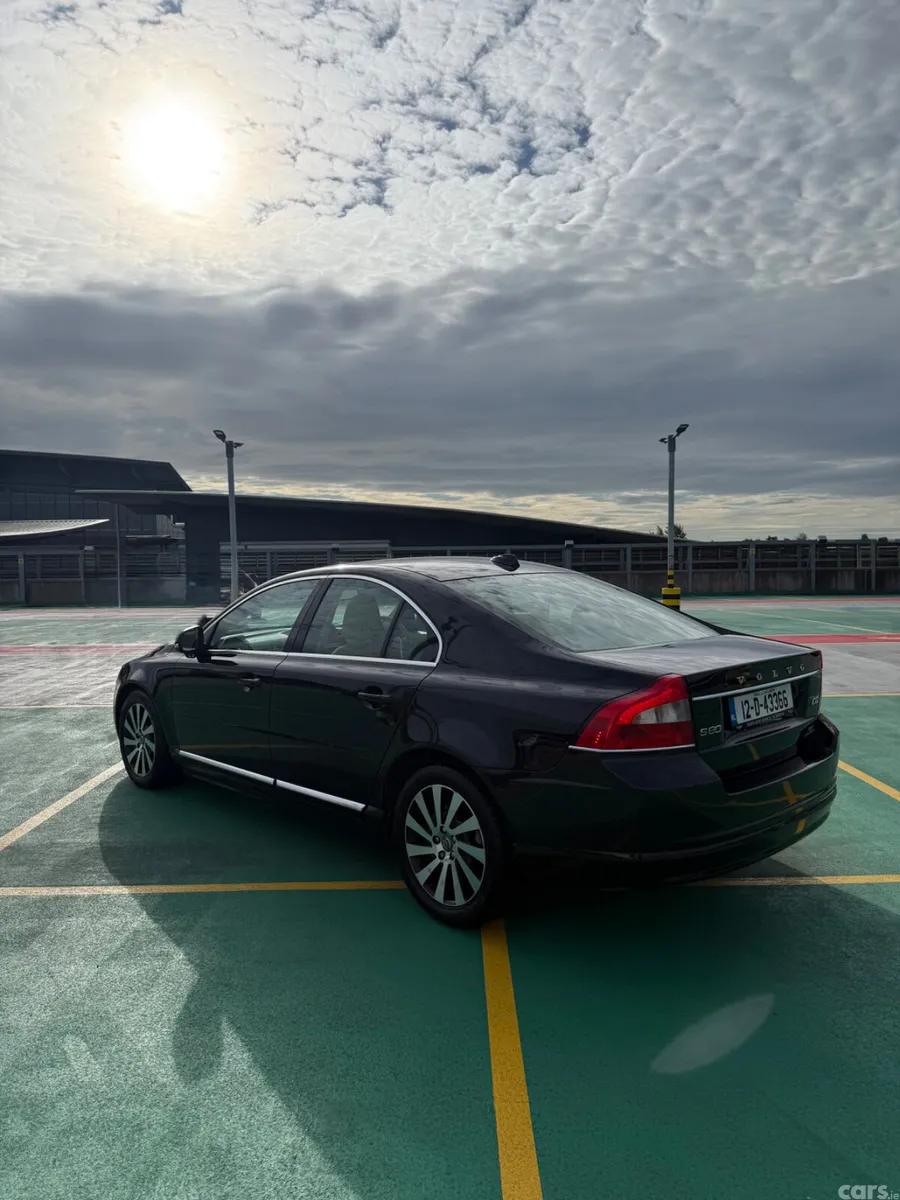 Volvo 80 Series Saloon, Diesel, 2012, Black