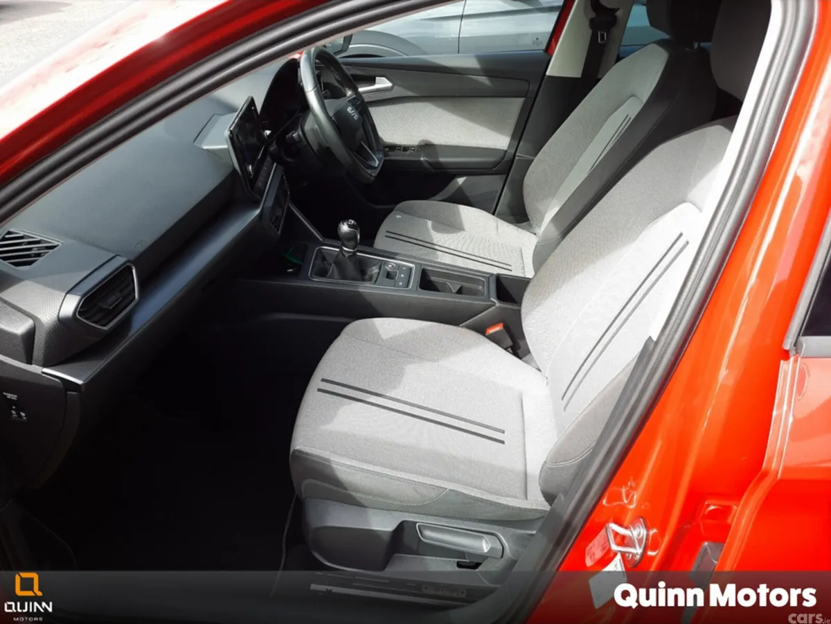 SEAT Leon Hatchback, Petrol, 2021, Red