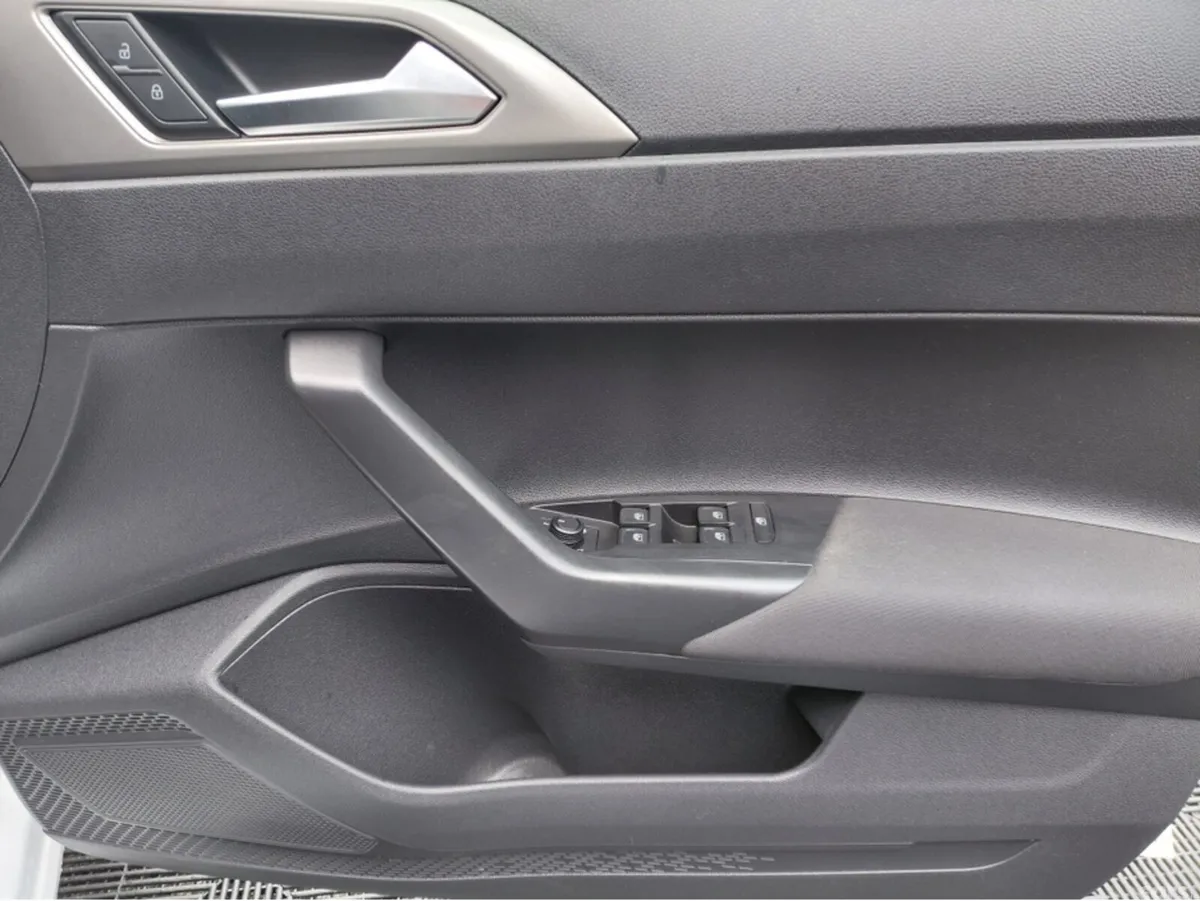 Volkswagen Polo Hatchback, Petrol, 2020, White