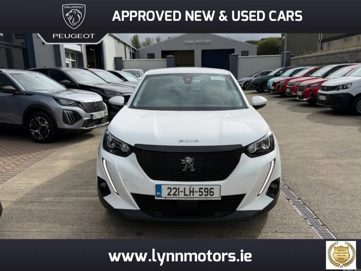 Peugeot 2008 MPV, Petrol, 2022, White