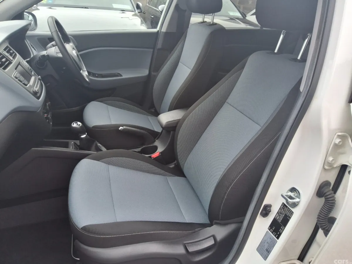 Hyundai i20 Hatchback, Petrol, 2019, White