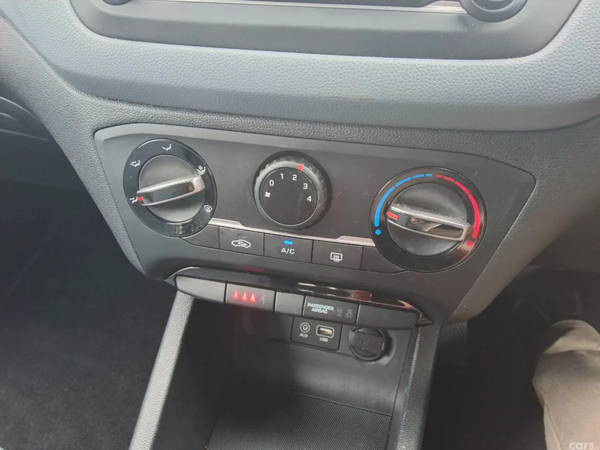Hyundai i20 Hatchback, Petrol, 2019, White