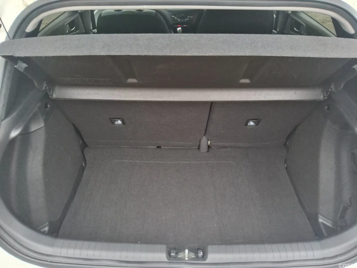 Hyundai i20 Hatchback, Petrol, 2019, White