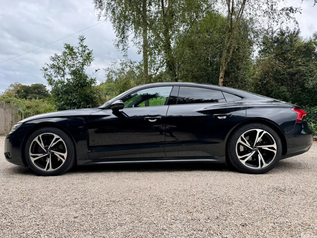 Audi e-tron GT quattro Coupe, Electric, 2023, Black