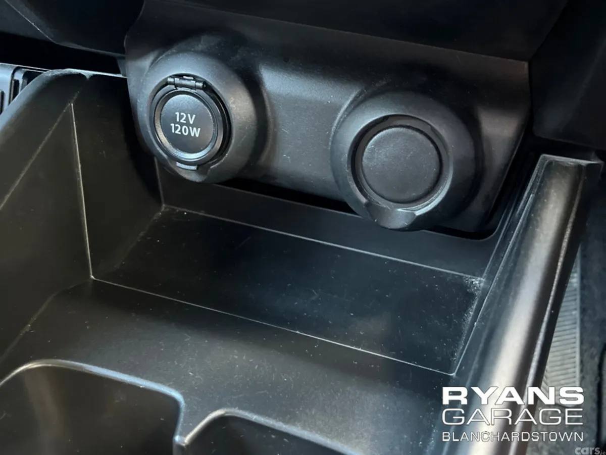 Suzuki Swift Hatchback, Petrol, 2023, Silver