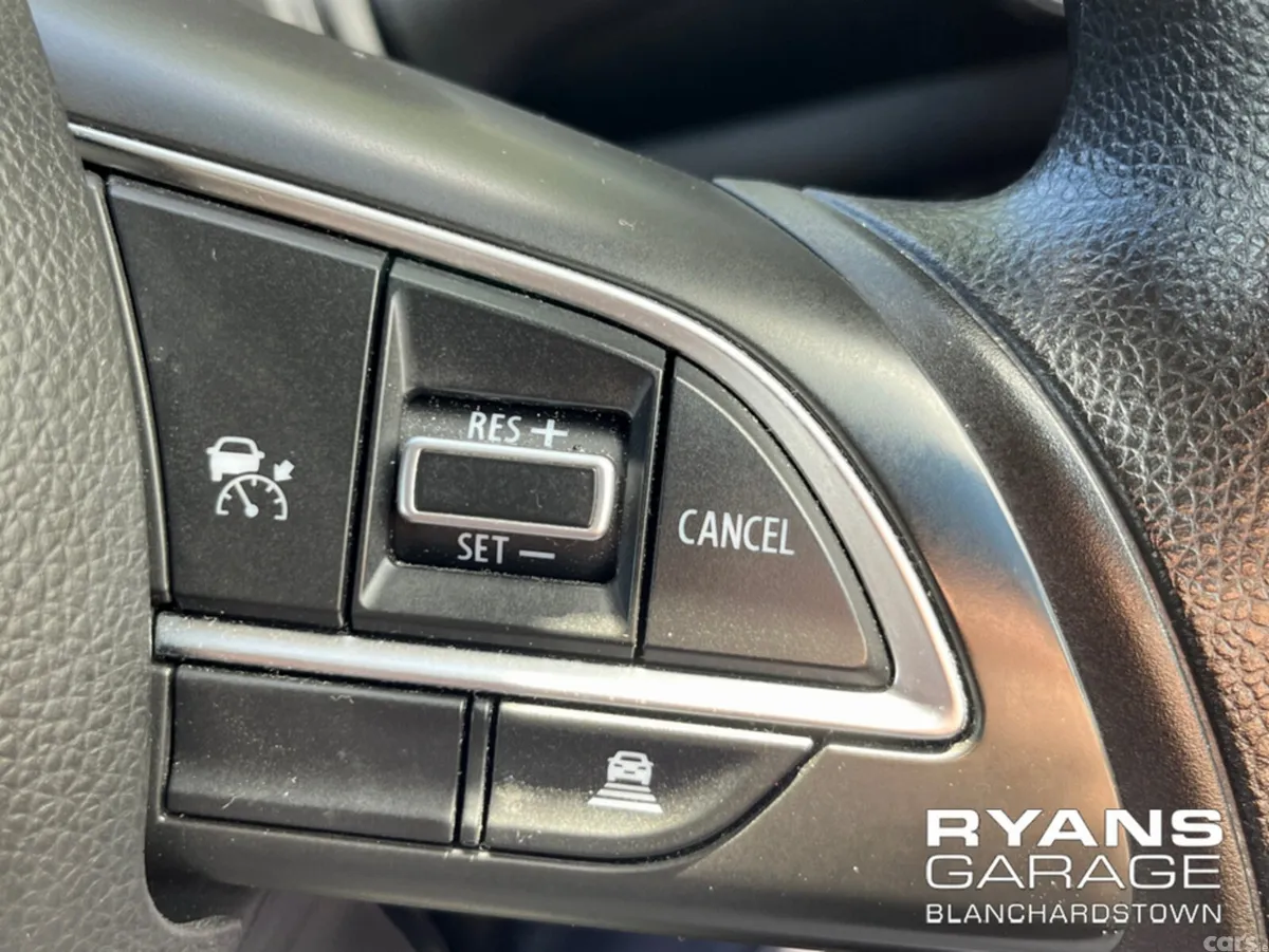 Suzuki Swift Hatchback, Petrol, 2023, Silver