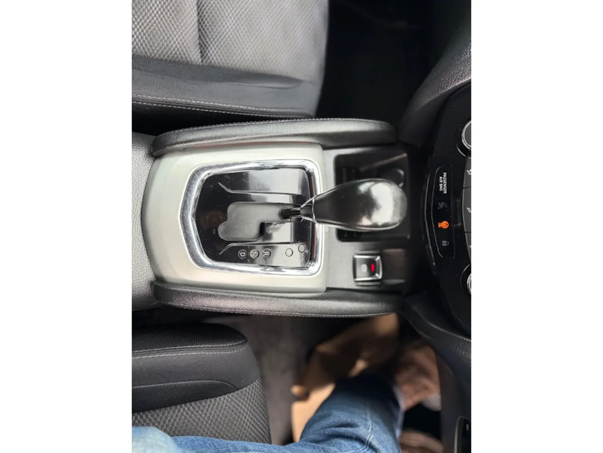Nissan Qashqai MPV, Petrol, 2015, Silver