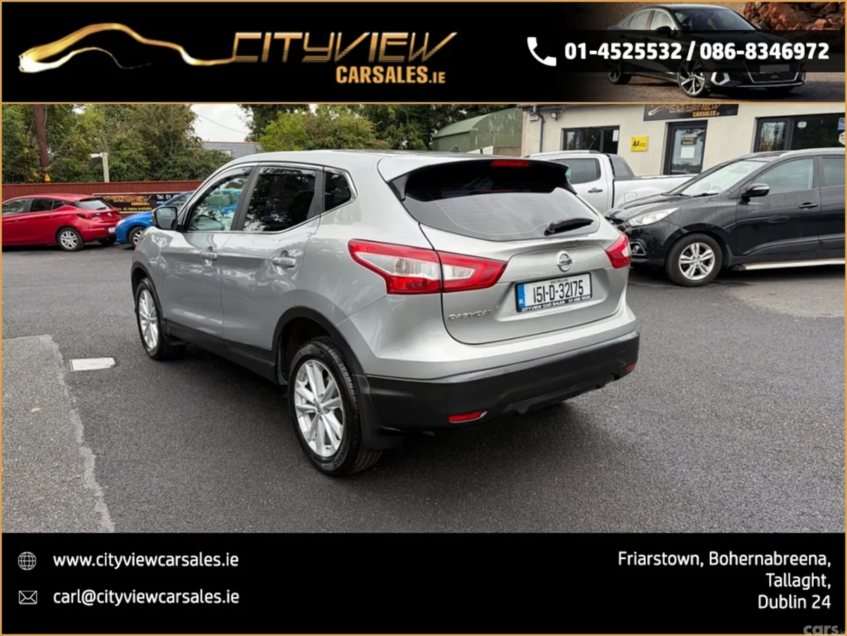 Nissan Qashqai MPV, Petrol, 2015, Silver