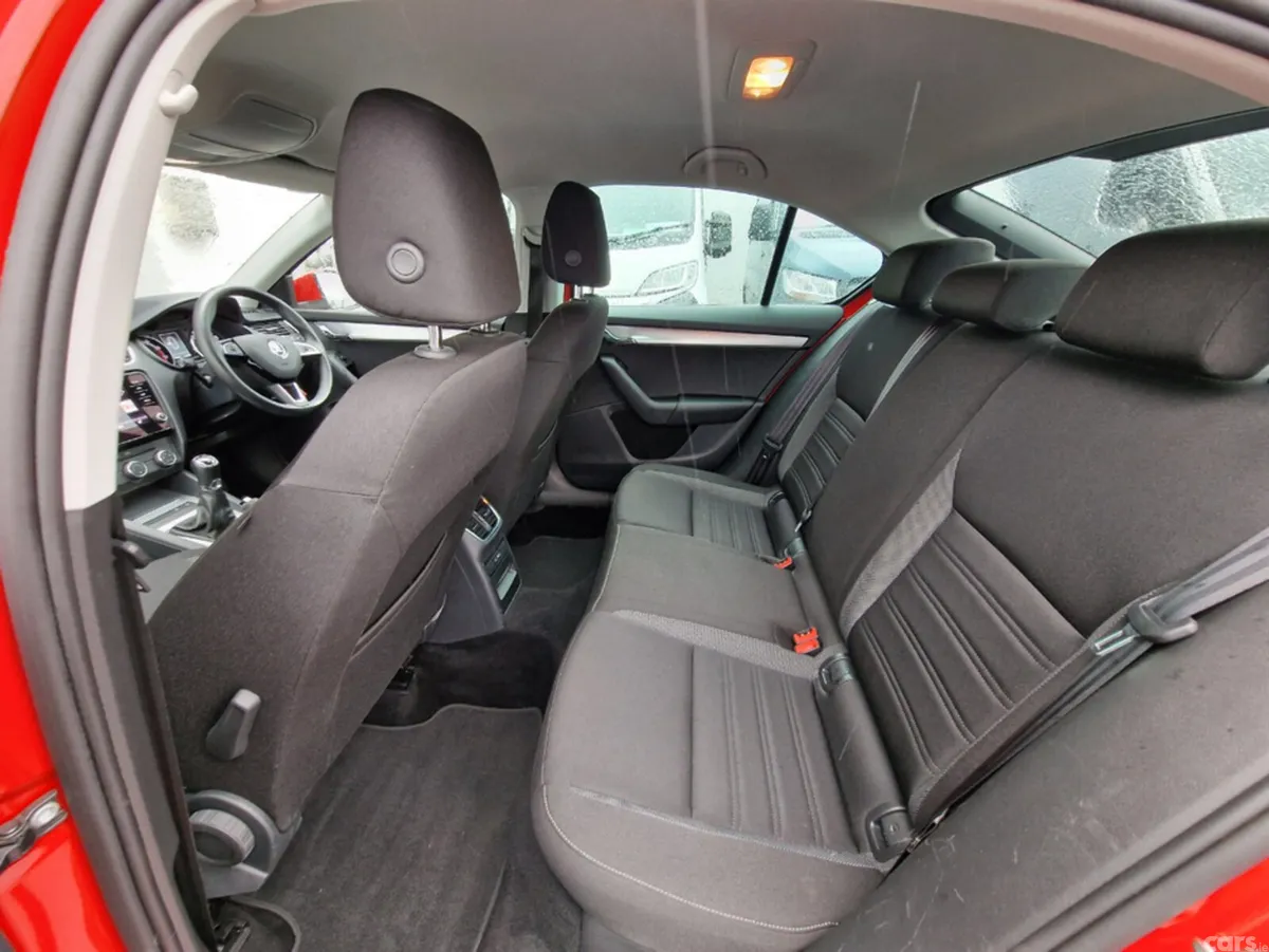 Skoda Octavia Hatchback, Petrol, 2019, Red