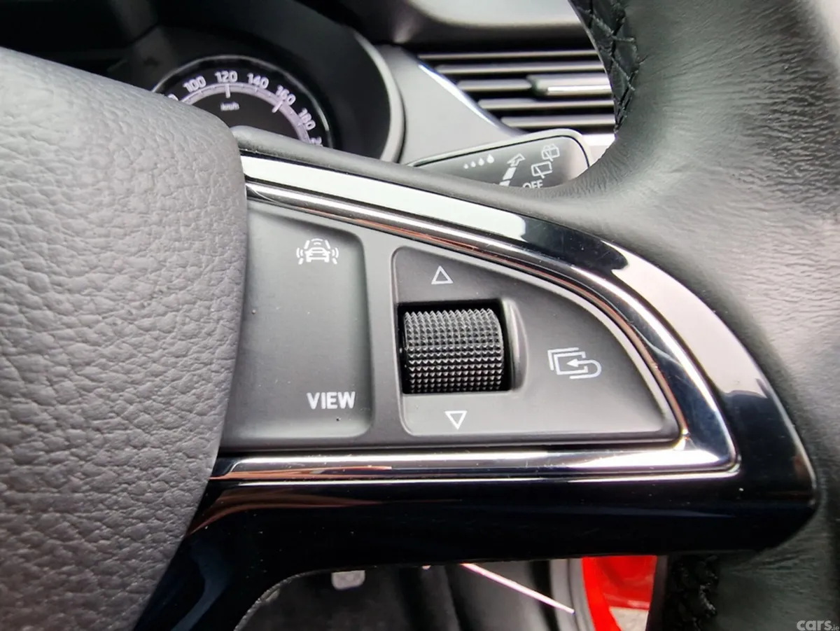 Skoda Octavia Hatchback, Petrol, 2019, Red