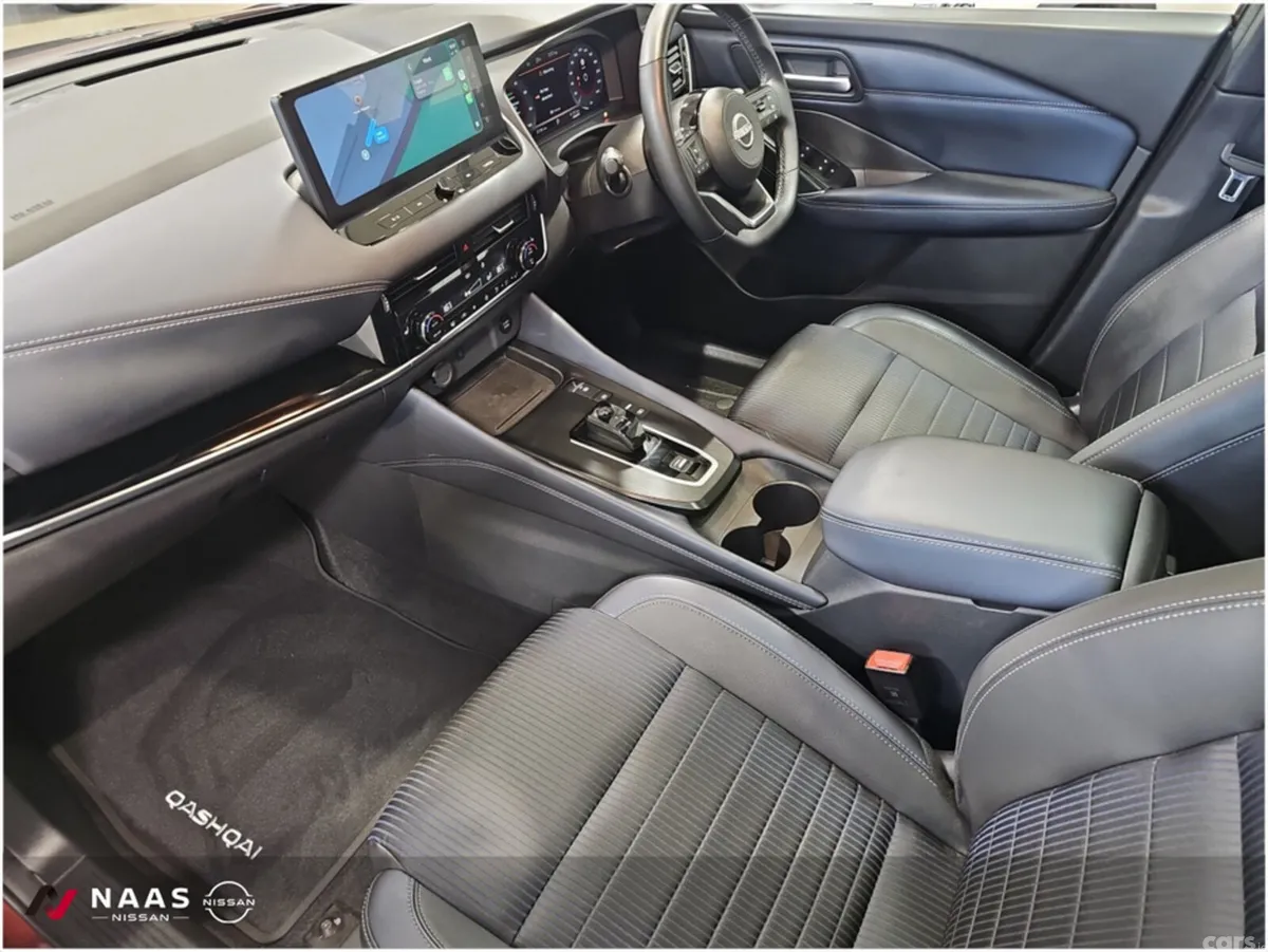 Nissan Qashqai MPV, Petrol, 2024, Red