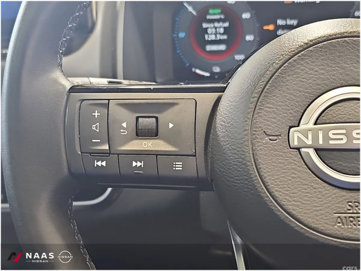 Nissan Qashqai MPV, Petrol, 2024, Red