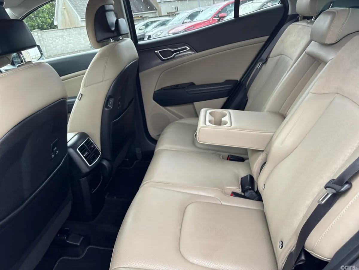 Kia Sportage MPV, Diesel, 2022, Grey