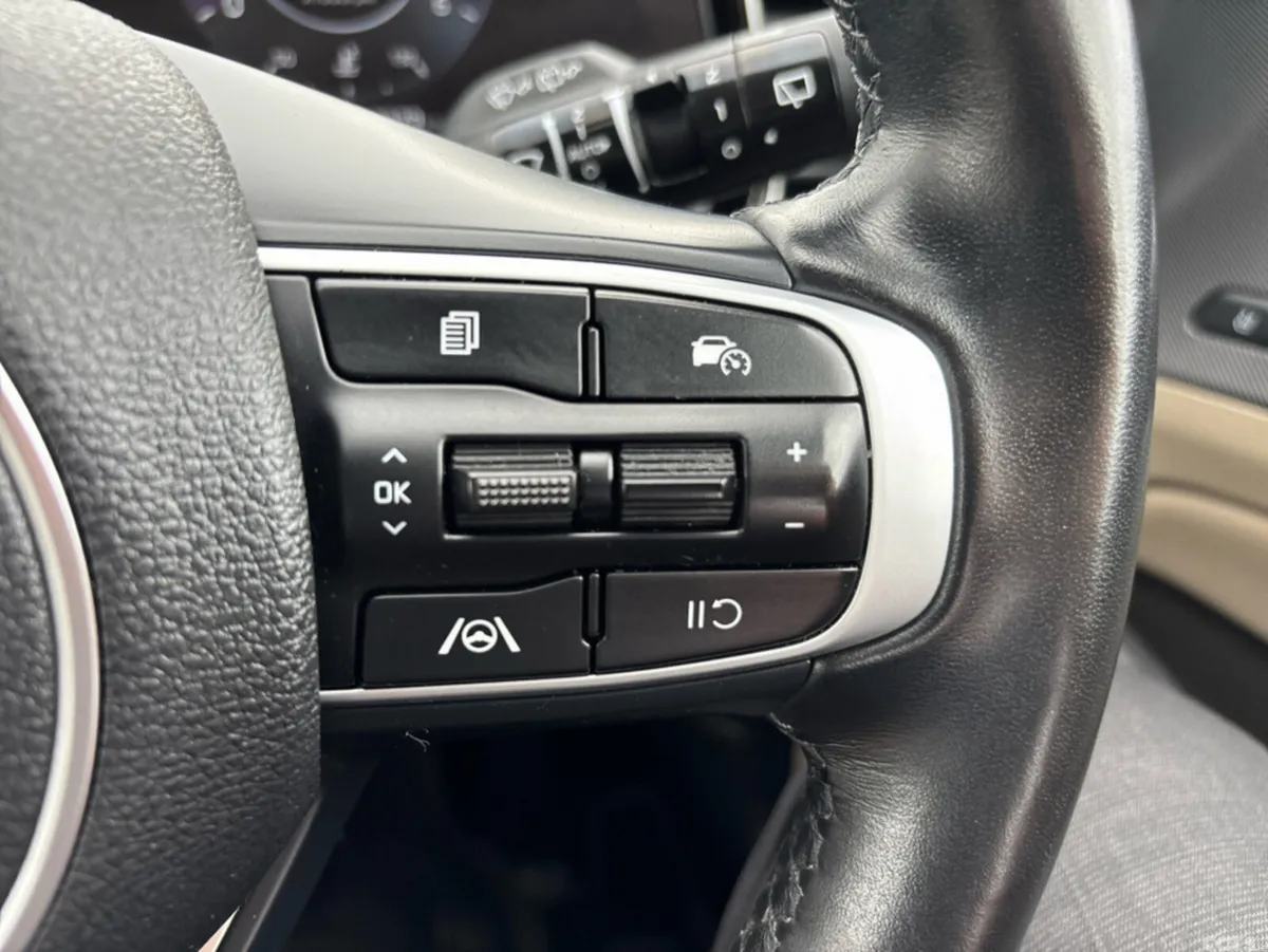 Kia Sportage MPV, Diesel, 2022, Grey