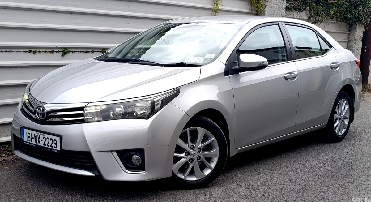 Toyota Corolla Saloon, Diesel, 2016, Silver