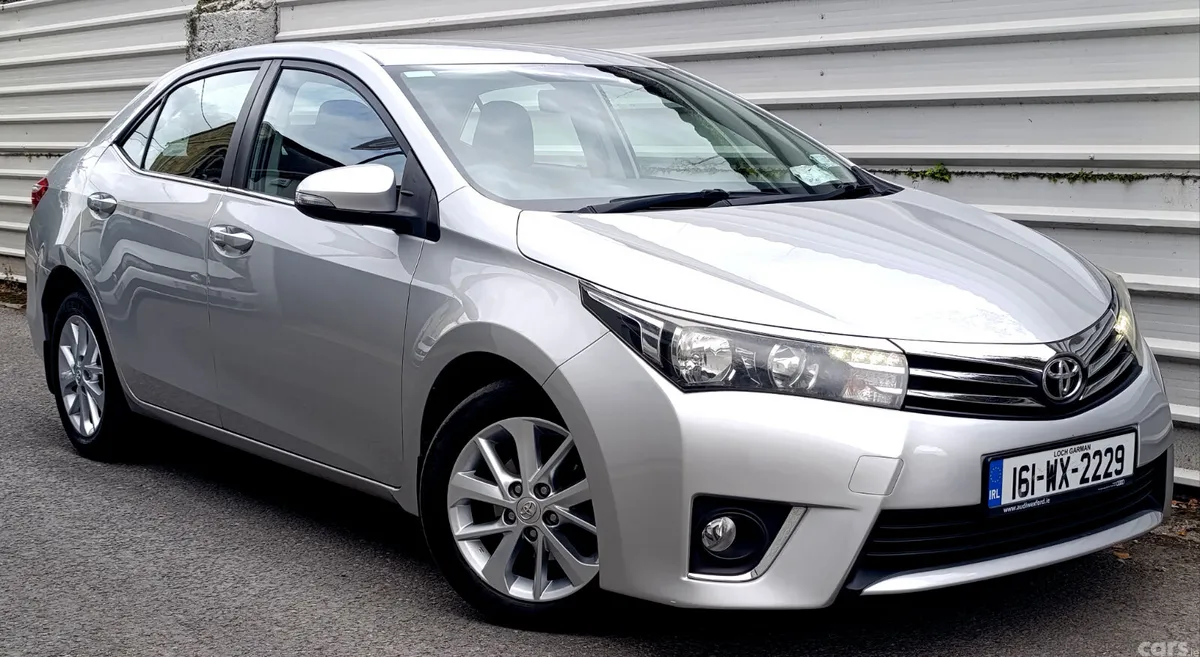 Toyota Corolla Saloon, Diesel, 2016, Silver
