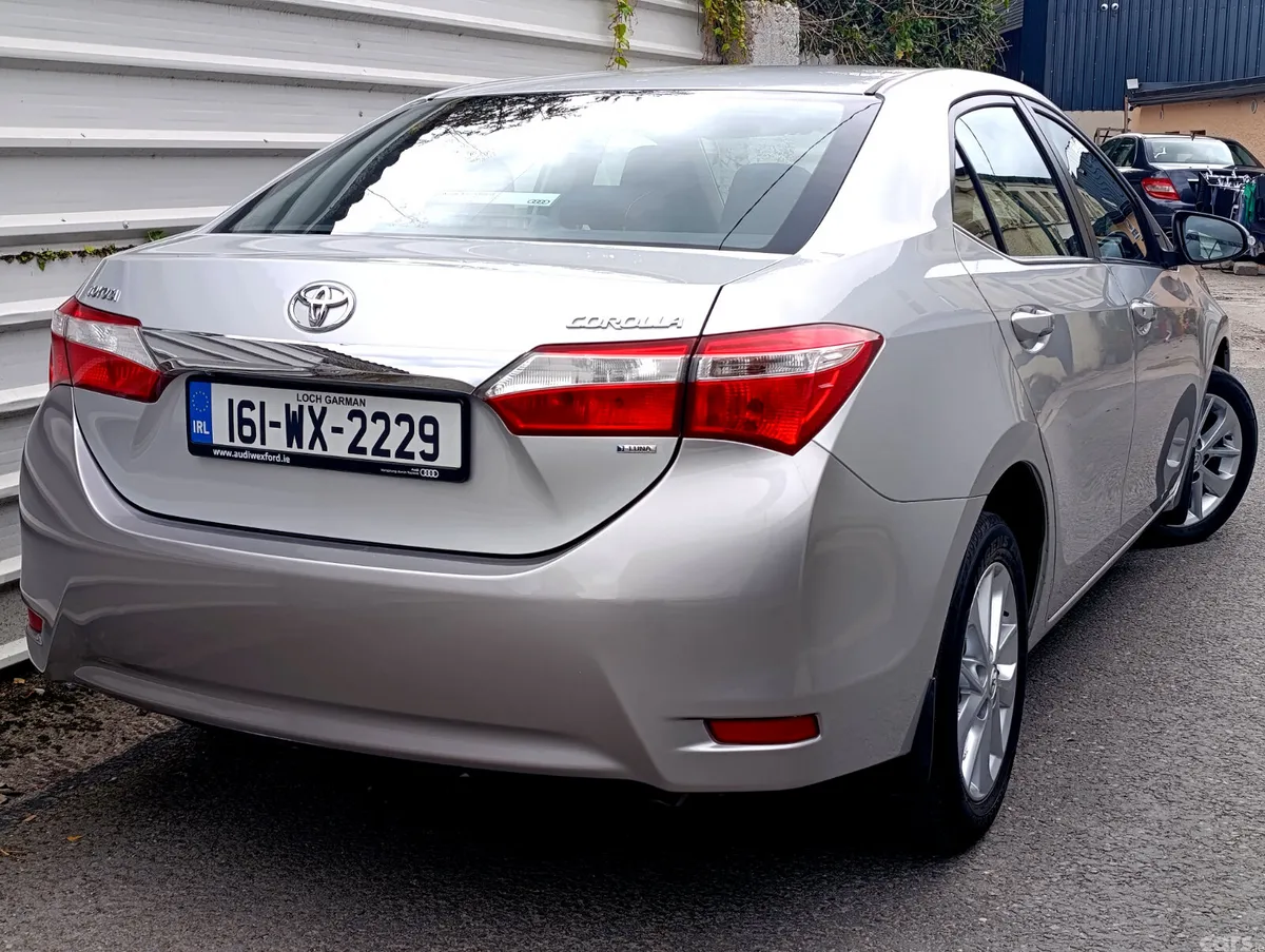 Toyota Corolla Saloon, Diesel, 2016, Silver